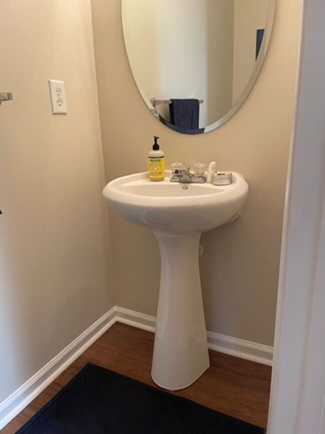 Building Photo - Bristol Commons