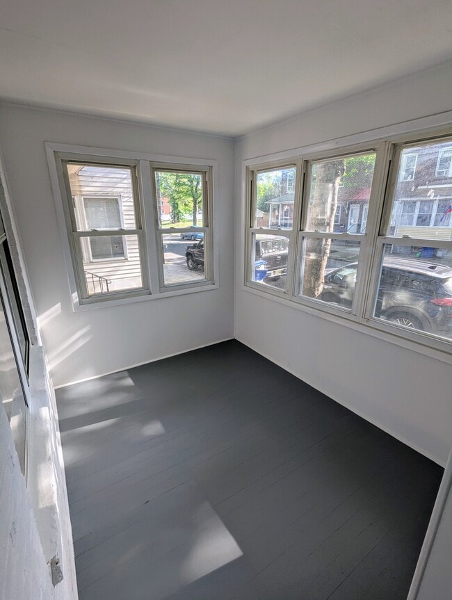 Building Photo - 233 4th Ave