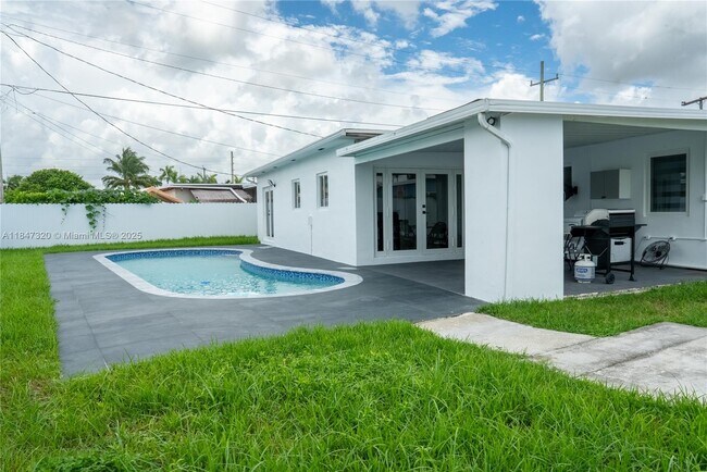 Building Photo - 11520 SW 57th St