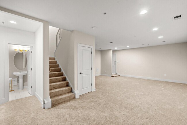 Building Photo - 9625 Milestone Way
