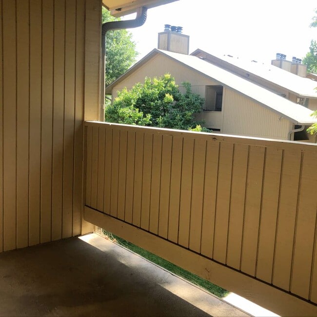 Building Photo - 710 City Park Ave