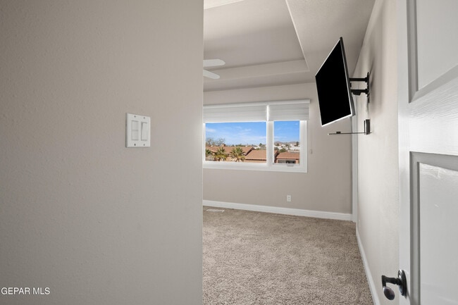 Building Photo - 6204 Pinehurst Dr