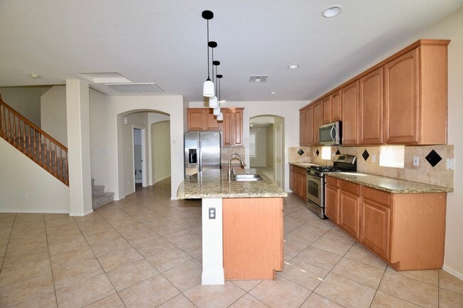 Building Photo - Beautiful Seville Area 4 bedroom Home!