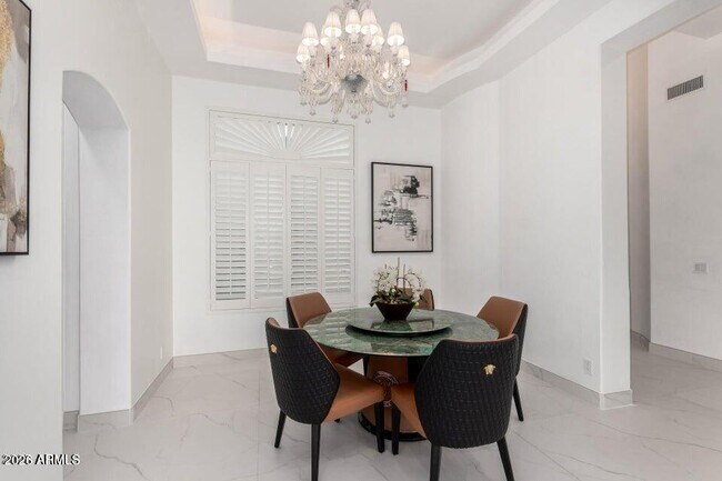 Building Photo - 11312 E Greenway Rd