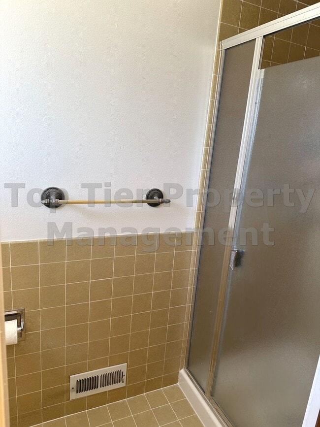 Building Photo - Very nice 3 Bed, 2 Bath, 1,919 Sqft Walnut Creek house available August 5th for lease !