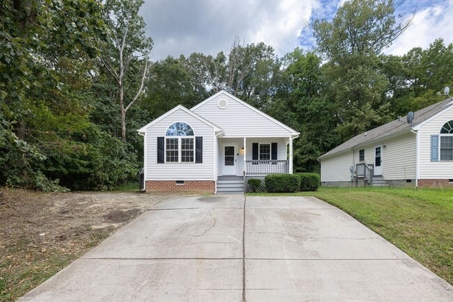 Building Photo - Spacious home in Hopewell