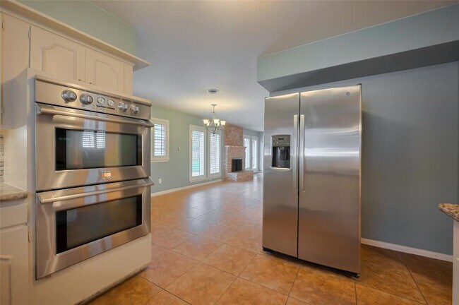 Building Photo - 7906 Braesview Ln