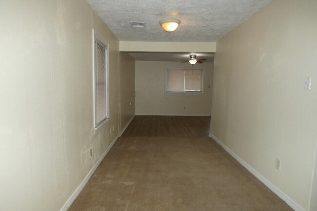 Building Photo - 2211 NW Crosby Ave