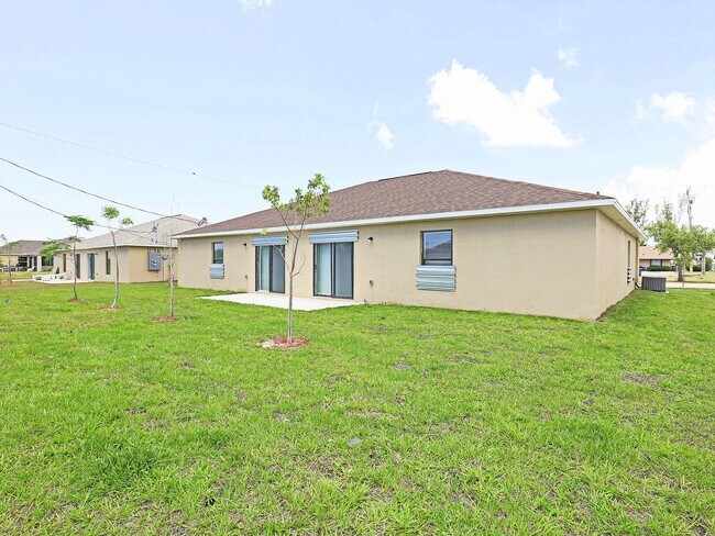 Building Photo - Cape Coral 826