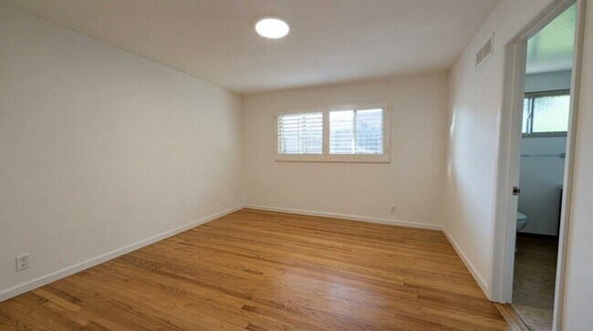 Building Photo - 7570 Normandy Way