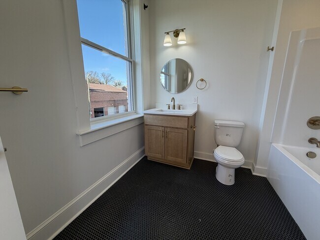 Building Photo - 901 Fifth Street - 202