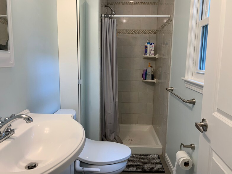 Full Bath in Master Bedroom - 15 Sherwood Cir