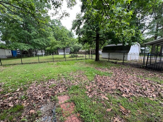 Building Photo - Cedar Lane