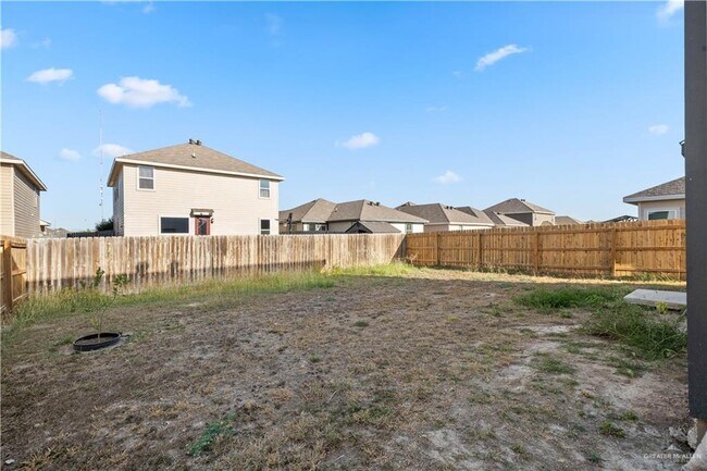 Building Photo - 21 N 26th Dr