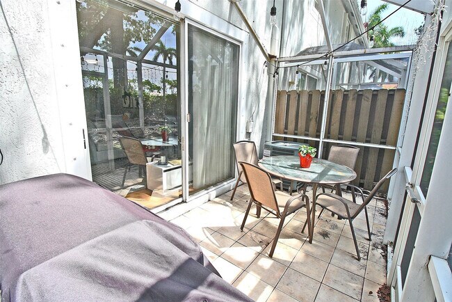 Building Photo - 3618 San Simeon Cir