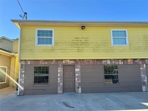 Building Photo - 5016 S I-35 Frontage Rd