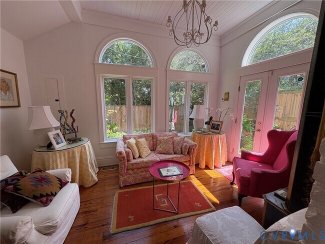 Building Photo - 2004 Hanover Ave