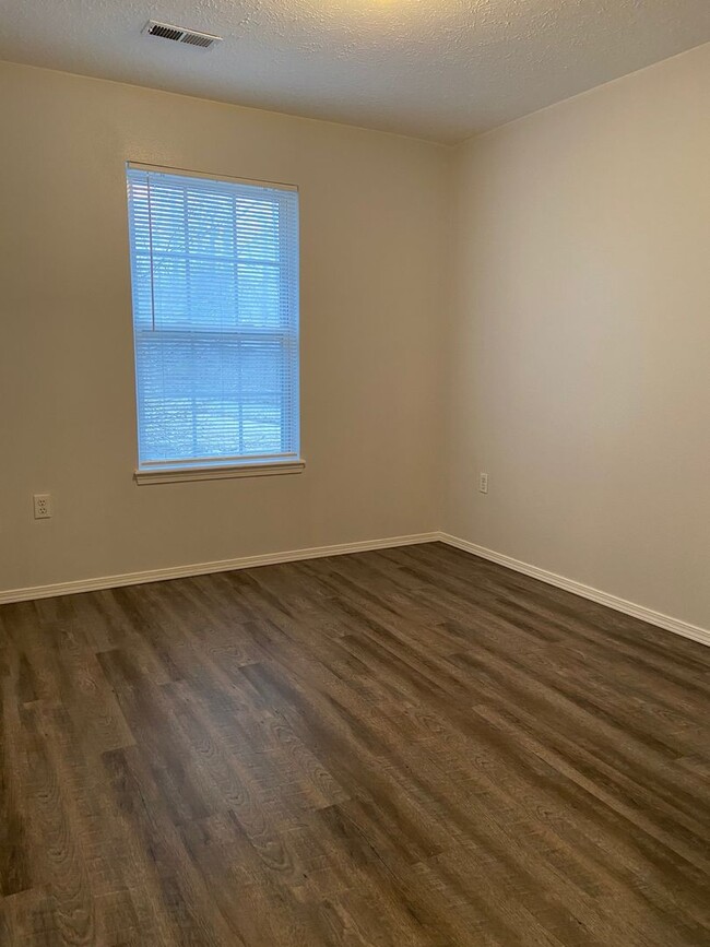 Building Photo - Condominium in Academy Commons