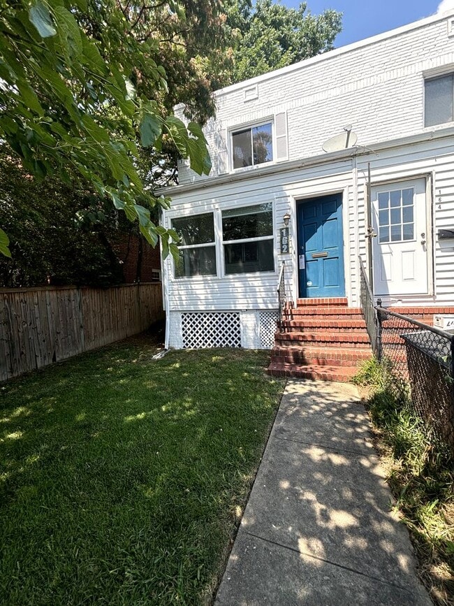 Primary Photo - 162 Wesmond Dr