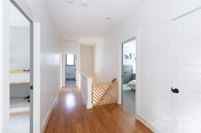 Building Photo - 807 E 36th St