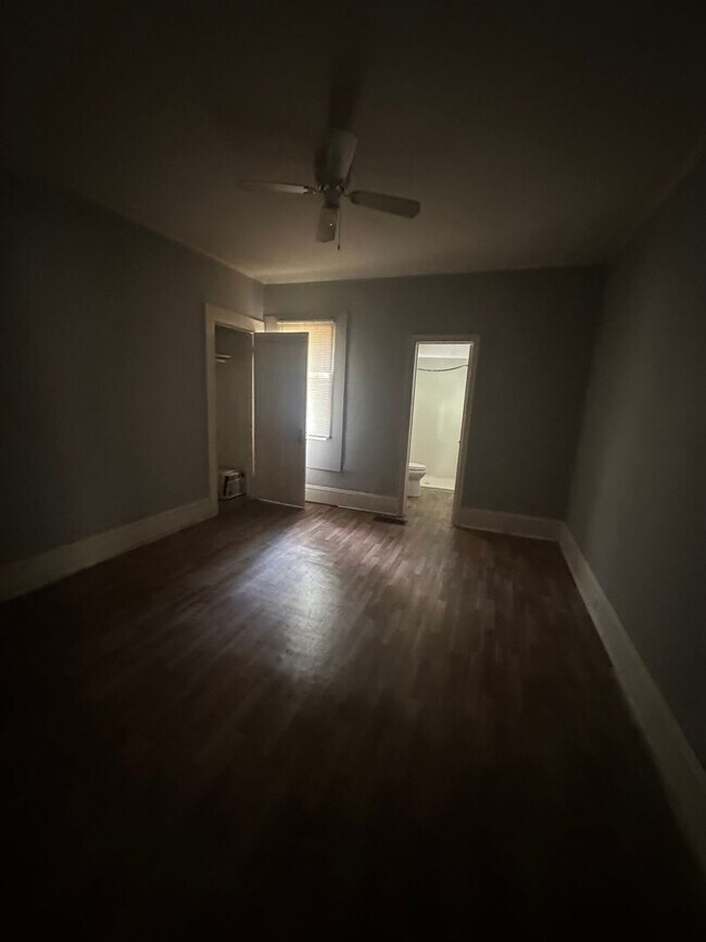 Building Photo - Huge 3 bedroom 2 bath private on a corner lot