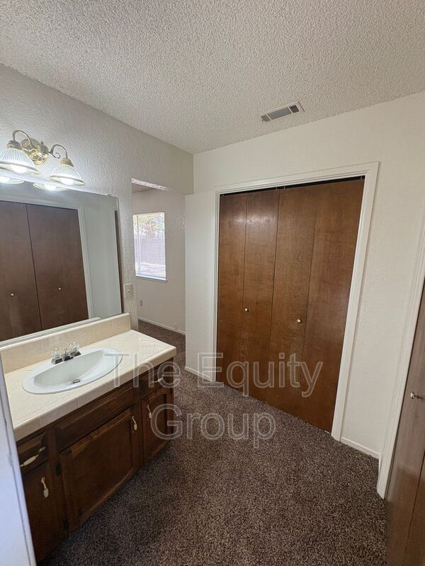 Building Photo - 947 W Seeger Ave