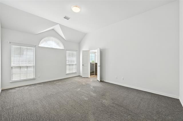 Building Photo - 628 Castle St