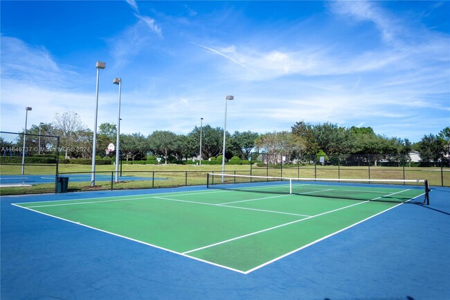 Building Photo - 4481 SW 49th Ave