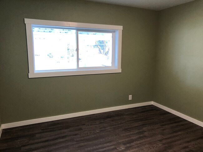 Building Photo - 1242 Main St