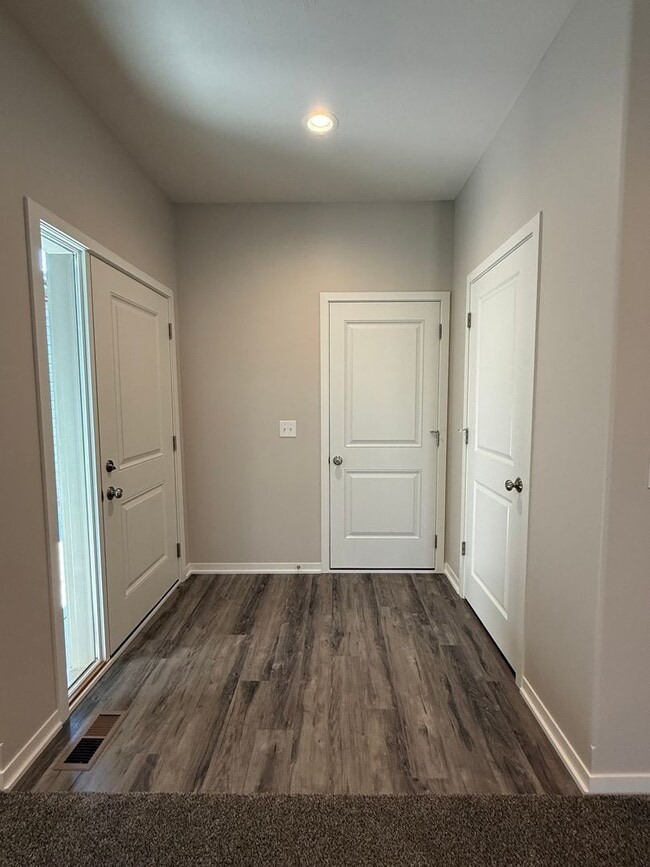 Building Photo - Brand New Spacious 2 bed/2.5 bath townhome...