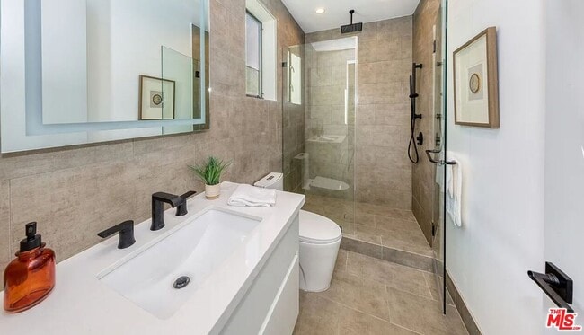 Building Photo - 1637 S Sherbourne Dr