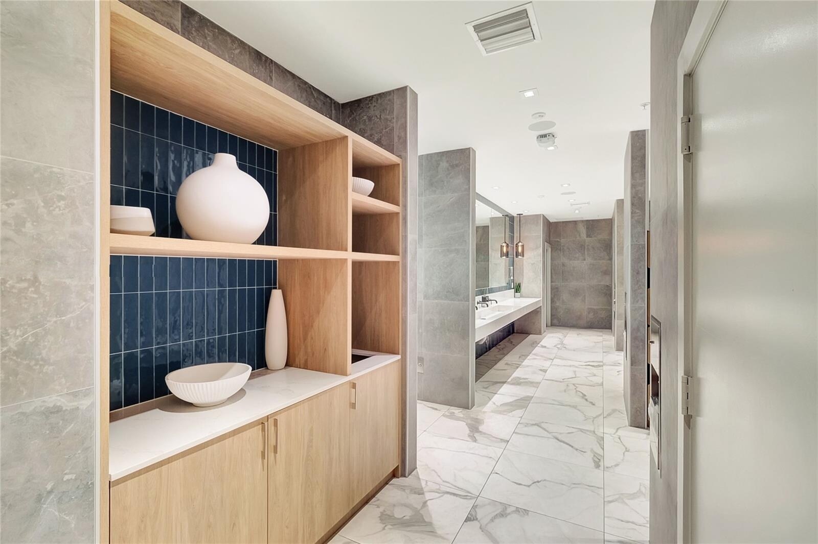 Building Photo - 90 SW 3rd St