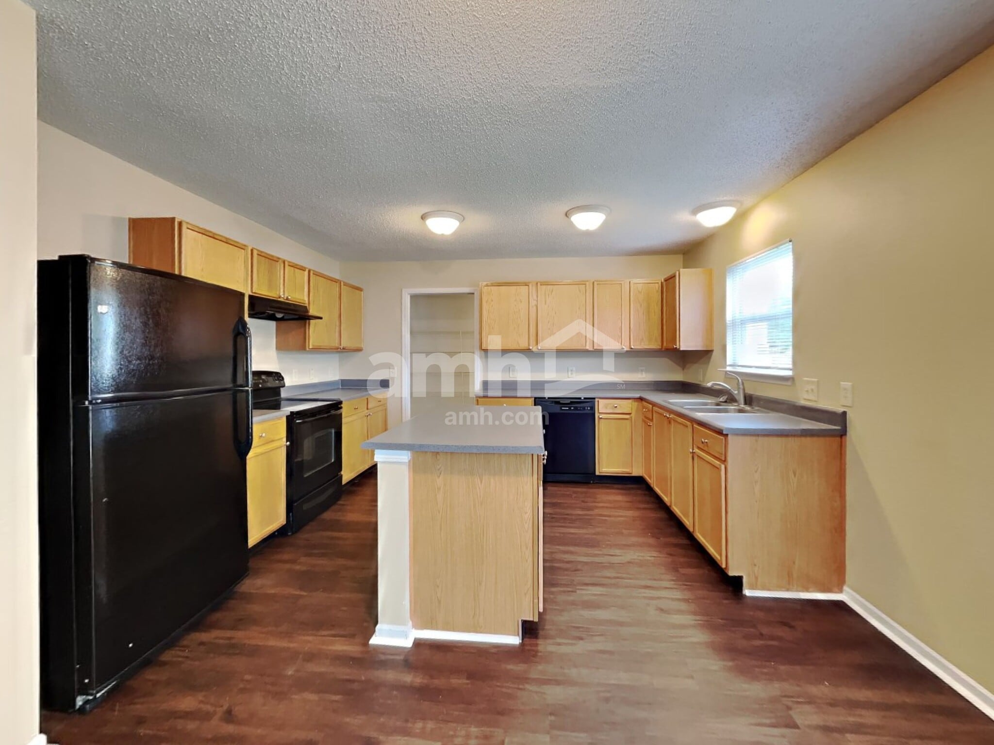 Building Photo - 10338 Kensington Way