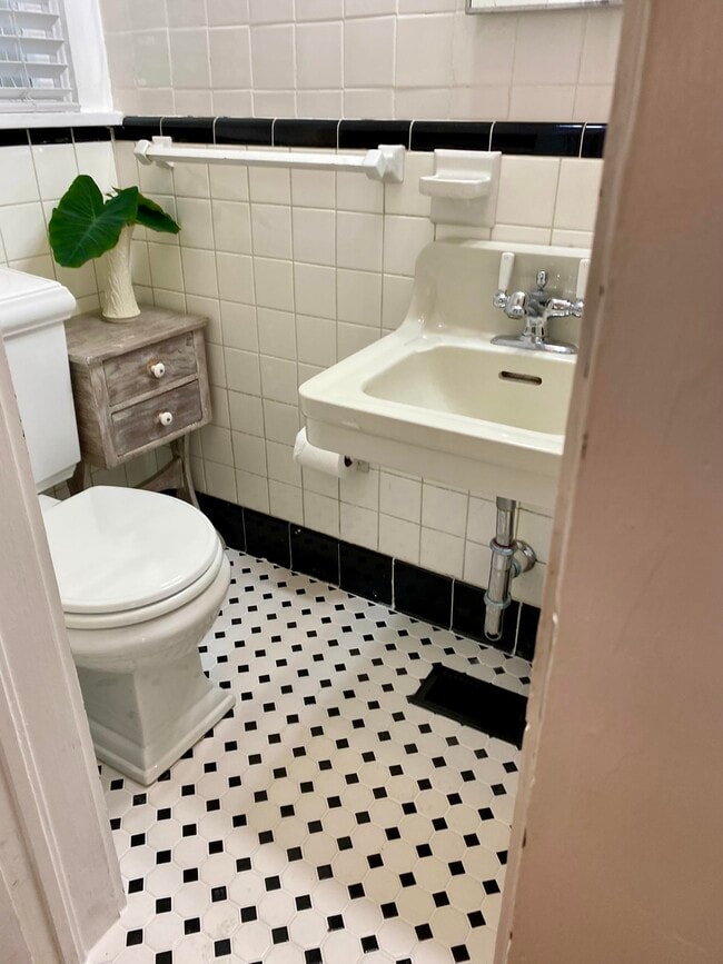 Building Photo - 1320 Terrace St