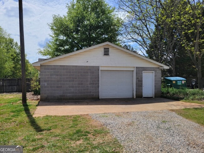 Building Photo - 1751 Atlanta Hwy SE