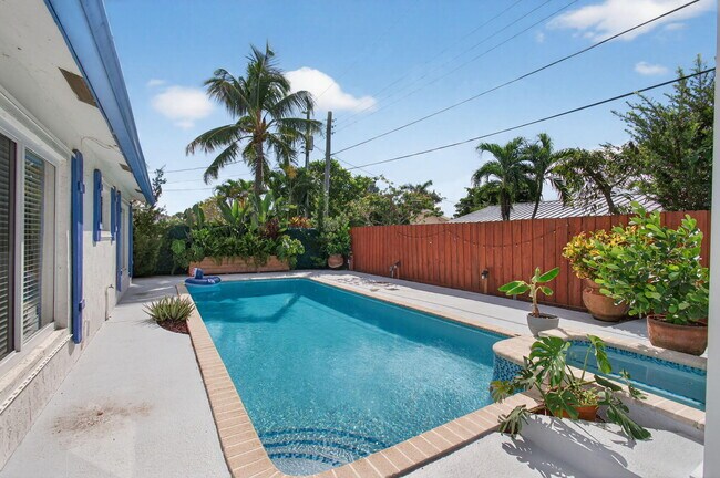 Building Photo - 802 Mallard Dr