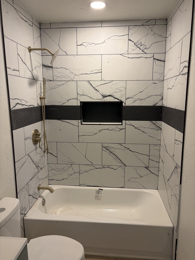 Building Photo - 3052 Clarke St