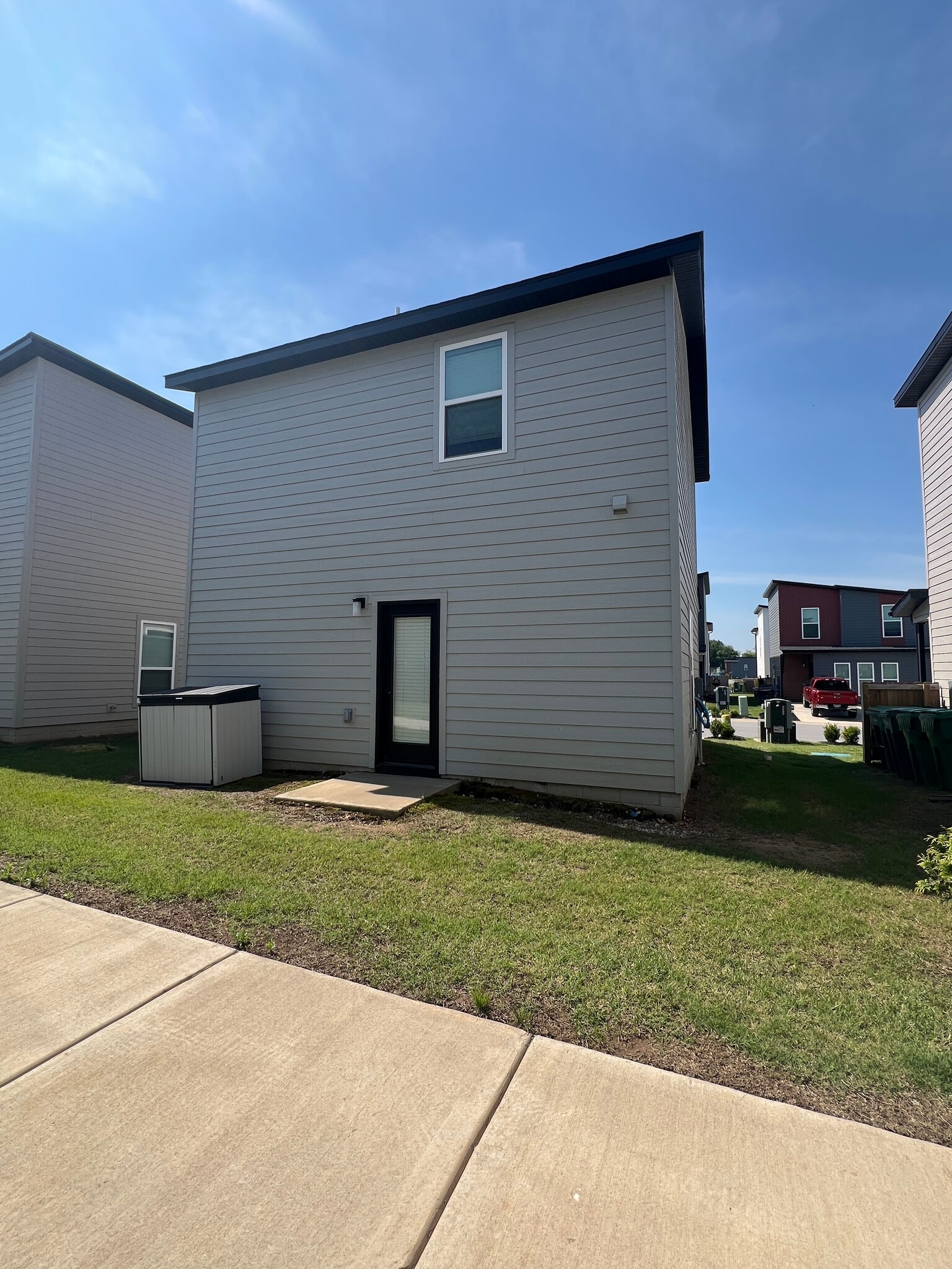 rear exterior with included storage container - 940 Ventnor Ave