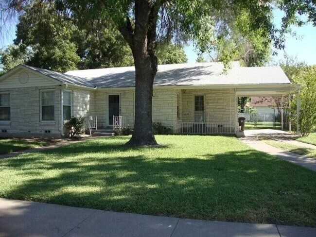 Primary Photo - 3515 E Brookview