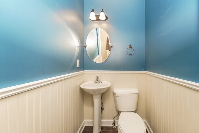 Building Photo - 39 Grandview Dr