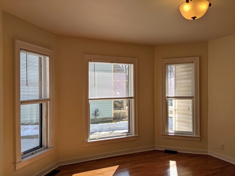 Building Photo - 330 Henry Ave SE