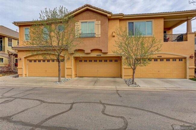 Building Photo - Renovated 2-bed 2.5 bath bright and open townhome located in the heart of Lone Tree!