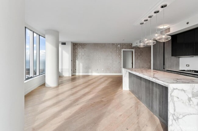 Building Photo - 201 Folsom St