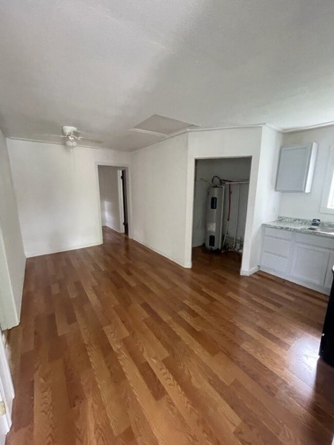 Building Photo - Connally ISD Home