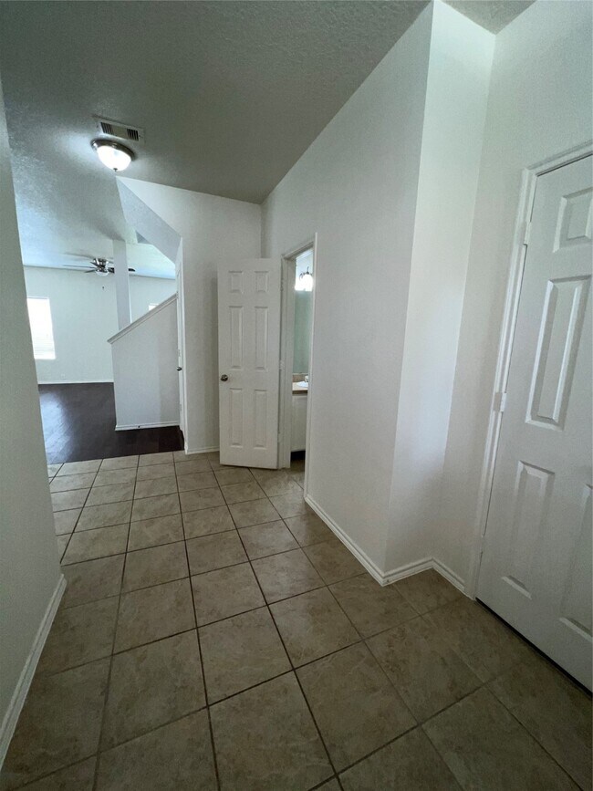 Building Photo - 18823 S Lyford Dr