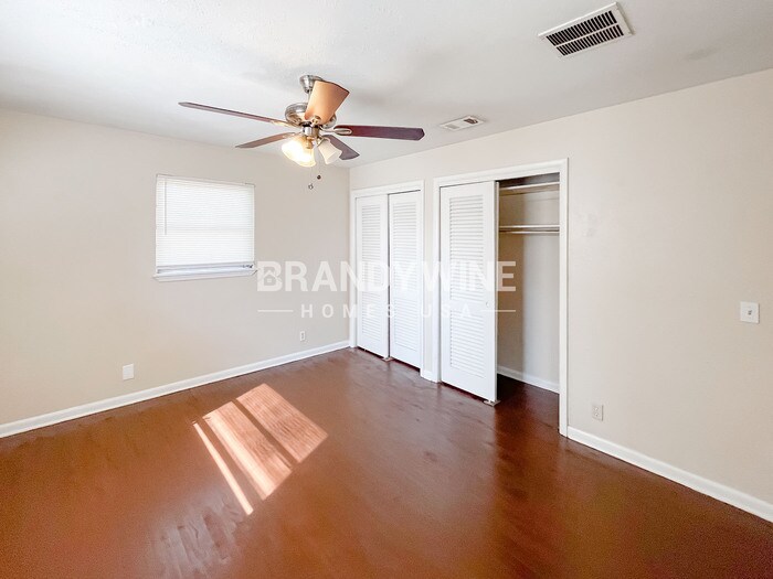 Building Photo - 930 Jorick Ct W