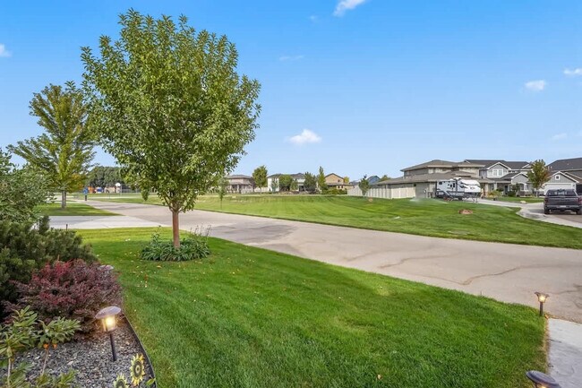 Building Photo - 18713 Easter Peak Ave