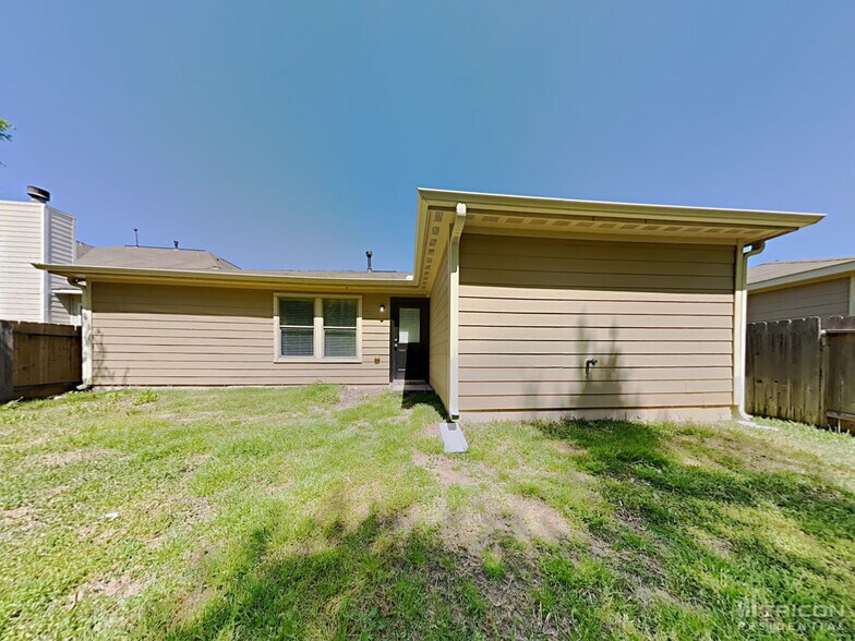 Building Photo - 814 Lightningbug Ln