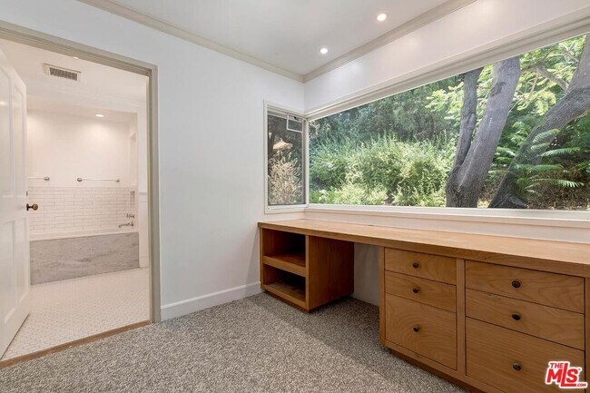 Building Photo - 7972 Mulholland Dr