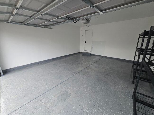 Building Photo - 5244 Wagon Wheel Ln